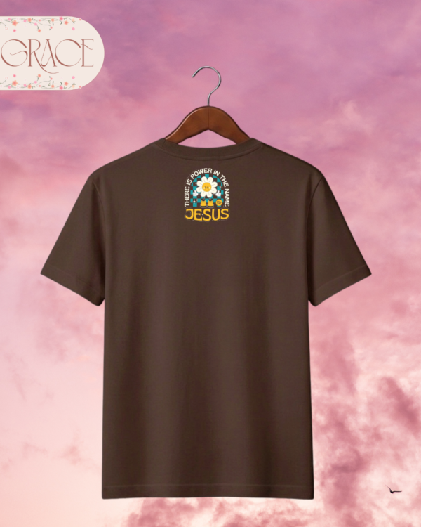 Camiseta de Mujer "There Is Power in the Name of Jesus" Retro (Doble Estampado) – Colección Damas