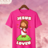 Camiseta Infantil "Jesus Loves U" Chibi – Colección Kids (Niñas)