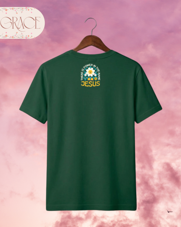 Camiseta de Mujer "There Is Power in the Name of Jesus" Retro (Doble Estampado) – Colección Damas