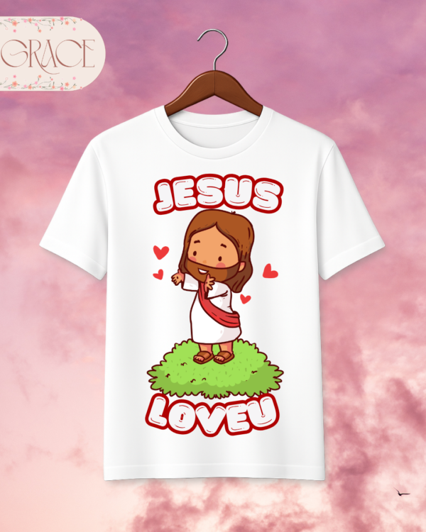 Camiseta Infantil "Jesus Loves U" Chibi – Colección Kids (Niñas)
