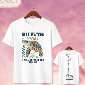 Camiseta "Deep Waters Turtle" – Isaiah 43:2 Sea Turtle Christian Tee