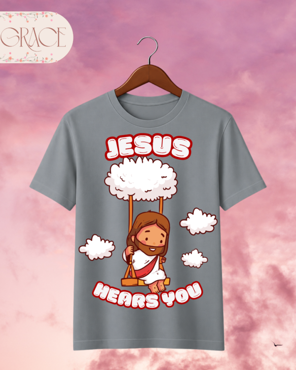 Camiseta Infantil "Jesus Hears You" Chibi – Colección Kids (Unisex)