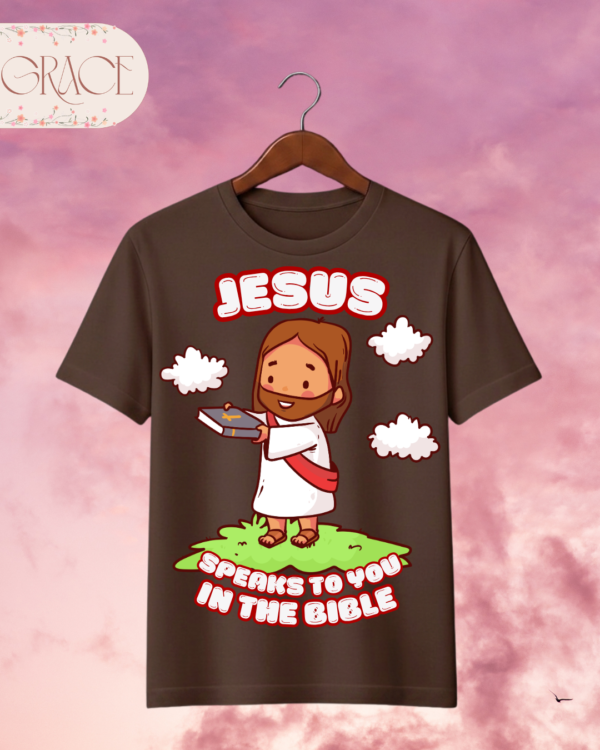 Camiseta Infantil "Jesus Speaks to You in the Bible" Chibi – Colección Kids (Unisex)