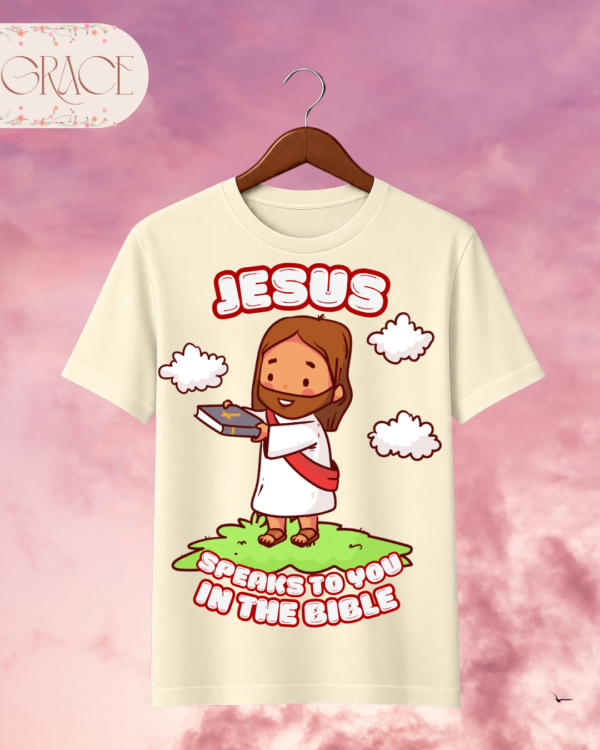 Camiseta Infantil "Jesus Speaks to You in the Bible" Chibi – Colección Kids (Unisex)