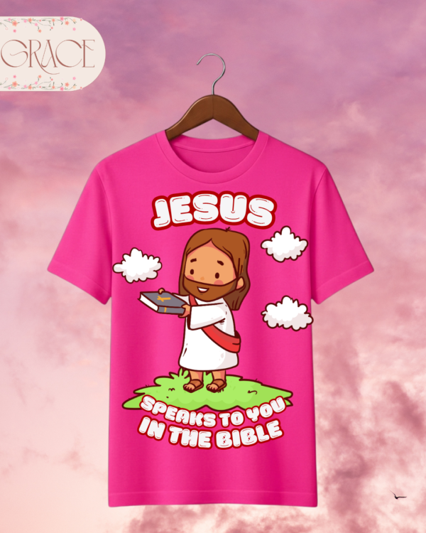 Camiseta Infantil "Jesus Speaks to You in the Bible" Chibi – Colección Kids (Unisex)