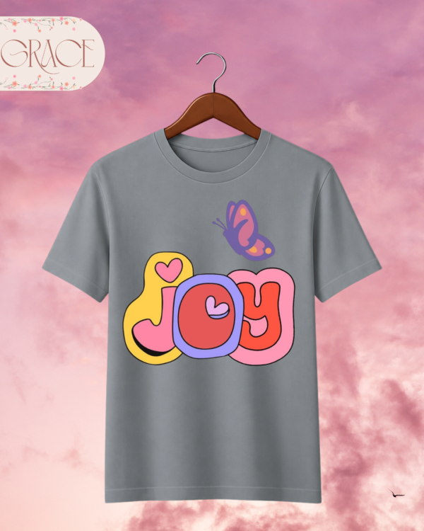 Camiseta de Mujer "Joy" con Mariposa Retro – Colección Damas