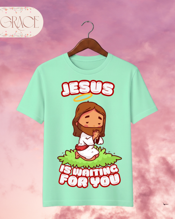 Camiseta Infantil "Jesus Is Waiting for You" Chibi – Colección Kids (Unisex)