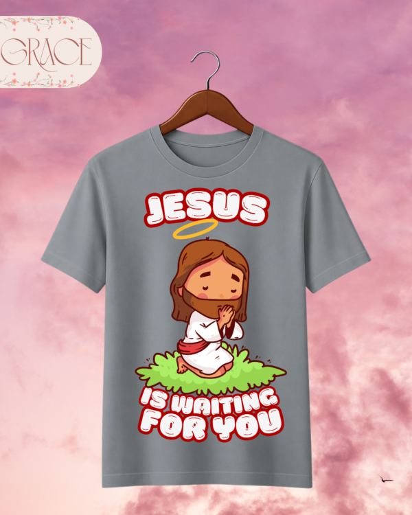 Camiseta Infantil "Jesus Is Waiting for You" Chibi – Colección Kids (Unisex)