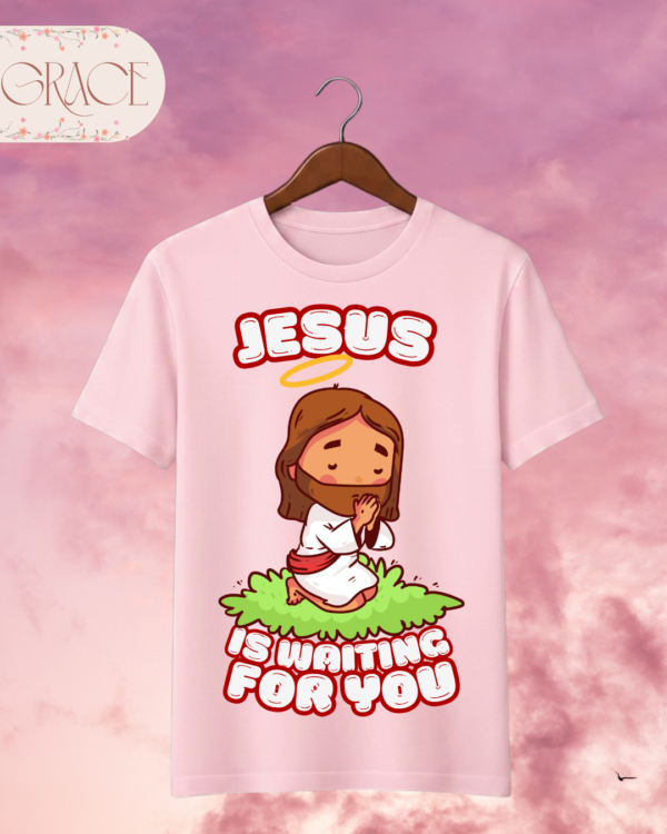 Camiseta Infantil "Jesus Is Waiting for You" Chibi – Colección Kids (Unisex)