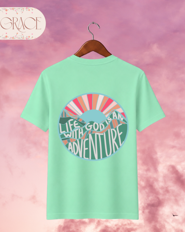 Camiseta Premium «Life with God is an Adventure» -- Edición Mint Green (Doble Estampado)