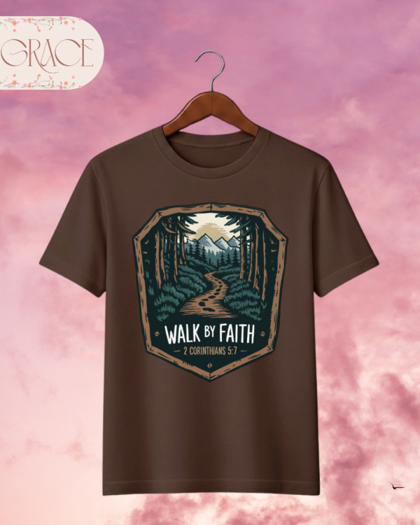 Camiseta "Walk By Faith" – 2 Corinthians 5:7 Faith Path Tee