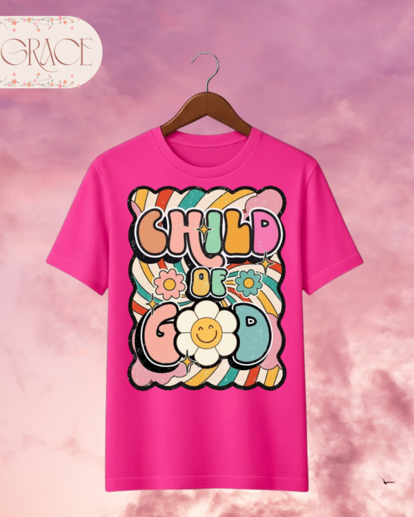 44 Camiseta Infantil "Child of God Retro Groovy" – Colección Kids (Niñas)