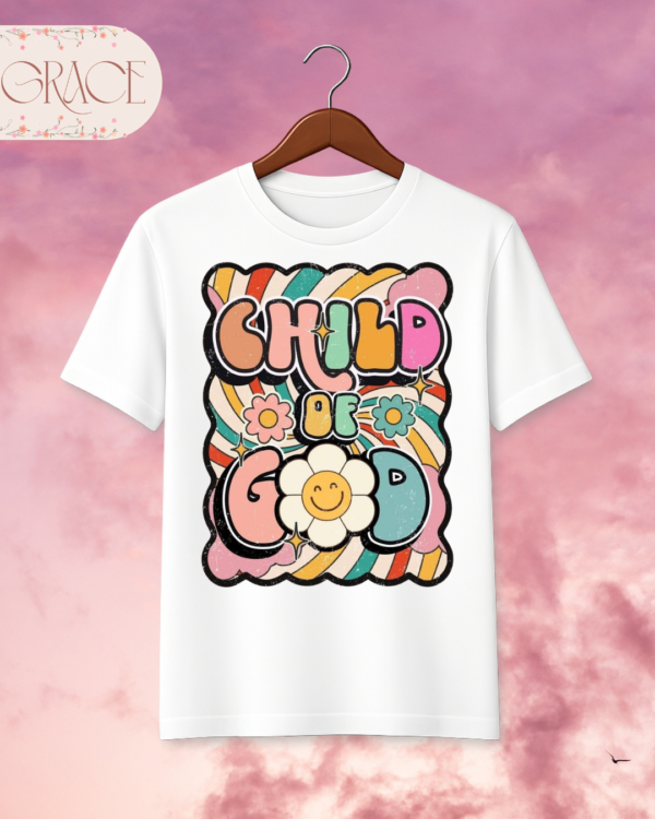 45 Camiseta Infantil "Child of God Retro Groovy" – Colección Kids (Niñas)