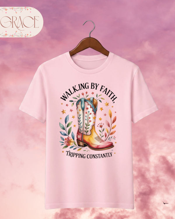 Camiseta Premium «Walking by Faith, Tripping Constantly» -- Edición Off White