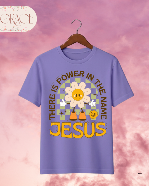 Camiseta de Mujer "There Is Power in the Name of Jesus" Retro (Doble Estampado) – Colección Damas