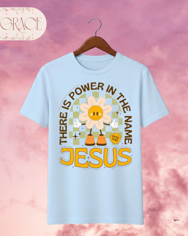 Camiseta de Mujer "There Is Power in the Name of Jesus" Retro (Doble Estampado) – Colección Damas