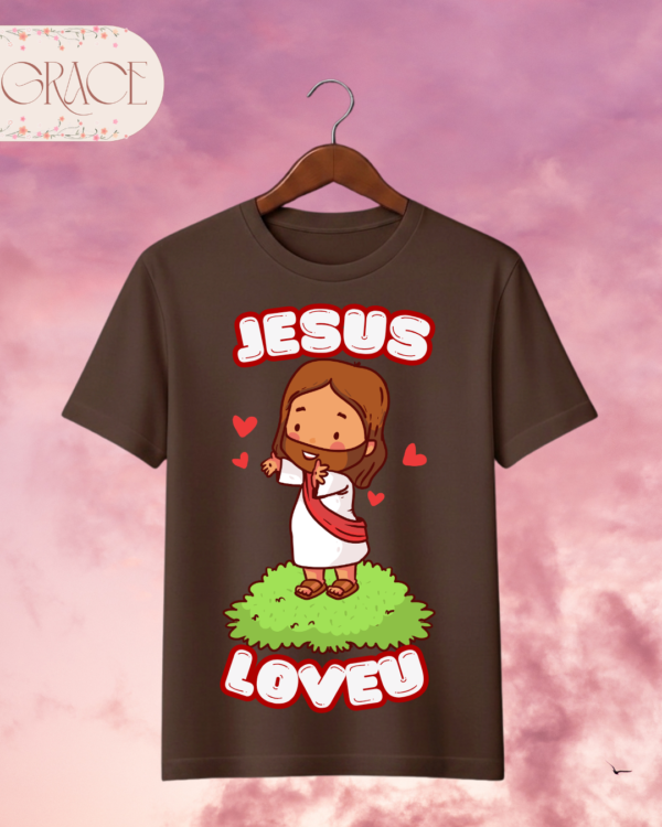 Camiseta Infantil "Jesus Loves U" Chibi – Colección Kids (Niñas)