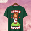 Camiseta Infantil "Jesus Loves U" Chibi – Colección Kids (Niñas)