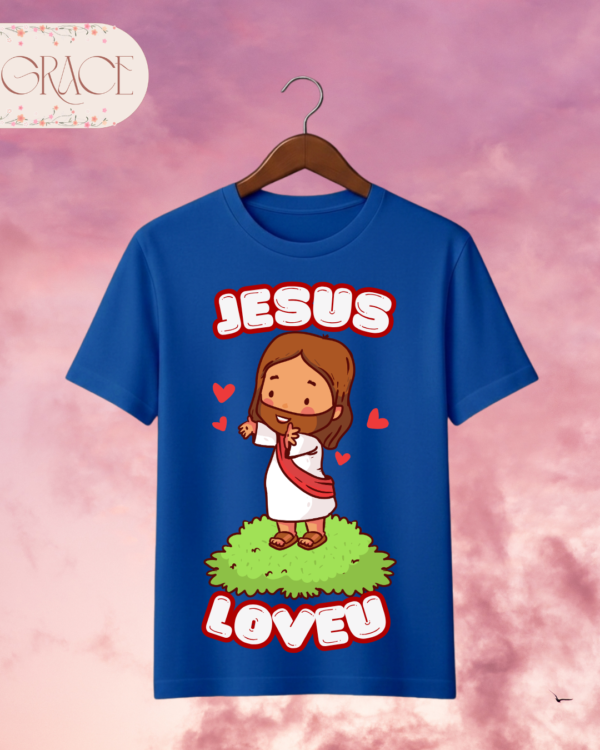 Camiseta Infantil "Jesus Loves U" Chibi – Colección Kids (Niñas)