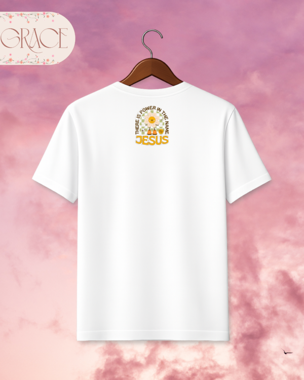 Camiseta de Mujer "There Is Power in the Name of Jesus" Retro (Doble Estampado) – Colección Damas