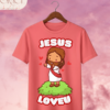 Camiseta Infantil "Jesus Loves U" Chibi – Colección Kids (Niñas)