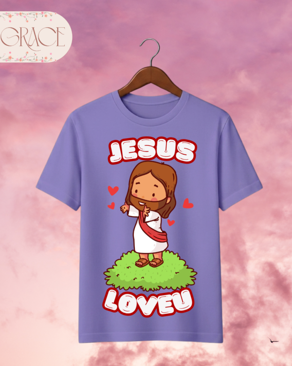 Camiseta Infantil "Jesus Loves U" Chibi – Colección Kids (Niñas)