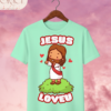Camiseta Infantil "Jesus Loves U" Chibi – Colección Kids (Niñas)