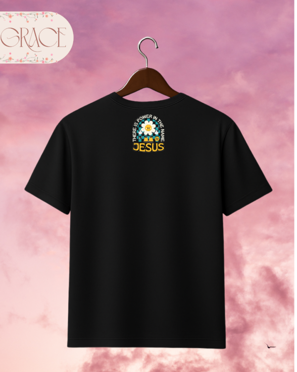 Camiseta de Mujer "There Is Power in the Name of Jesus" Retro (Doble Estampado) – Colección Damas